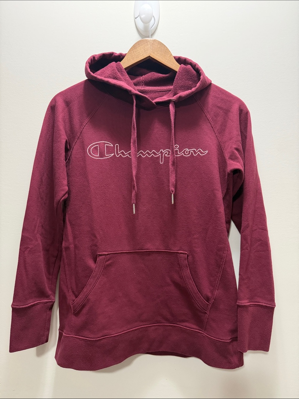 Champion Burgundy Crewneck Hoodie with Script Logo Size Small Petite 25x19